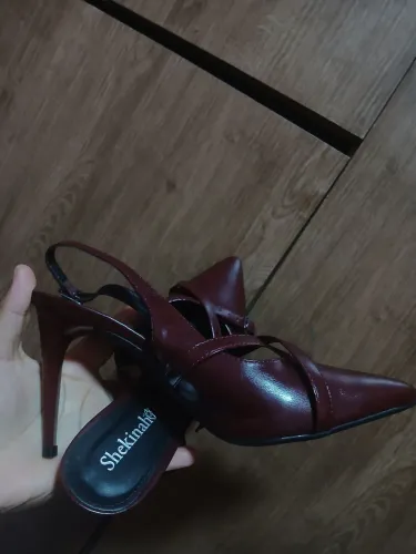SCARPIN FEMININO DETALHE EM FIVELA ABERTO ATRAS SALTO 