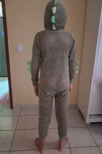 Vendo dois pijamas com pouco tempo de uso veste 8/10 anos.R$140,00 2 por R$230,00
