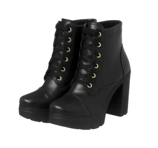 Bota de courino seminova