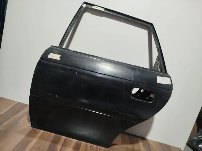 Porta traseira esquerda Astra Belga 95 - Nova/Original .