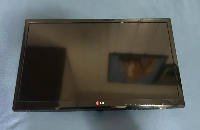 TV LG LED 24? HDMI + USB + Controle + Suporte Articulado