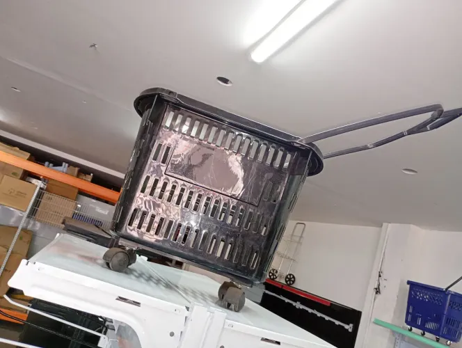 CESTA PLASTICA COM RODAS CENTERACO AVISTA R$ 165,00  AVISTA *