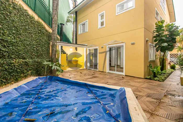 Casa de Condomínio - 4 Dormitórios (2 Suítes) para Alugar no Jardim Cordeiro, São Paulo -