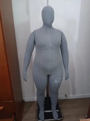 Manequim moulage plus size completo com duas pernas 