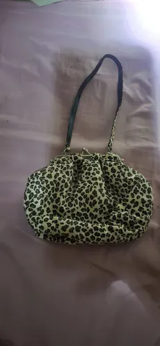 Bolsa de ombro estampa de onça 