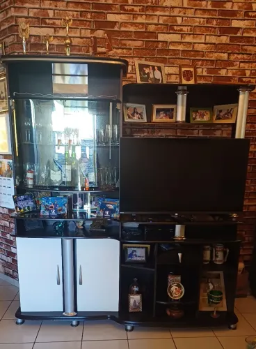 Vendo estante com bar para sala, em ótimo estado.<br>