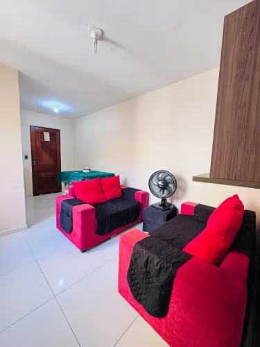Apartamento mobiliado, locação anual.