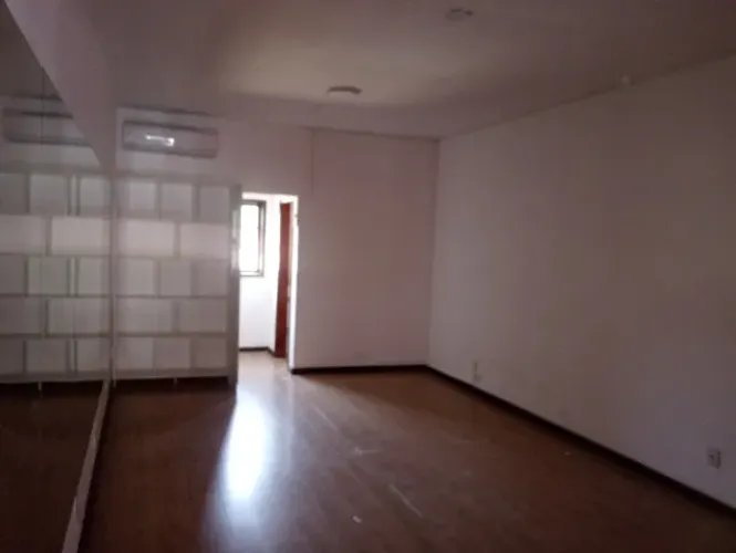 Sala Comercial Piratininga.