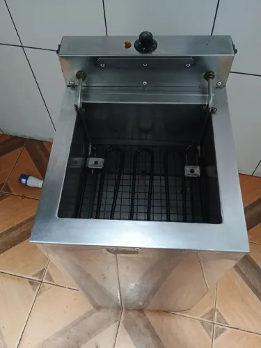 Fritadeira elétrica 220v Água e óleo