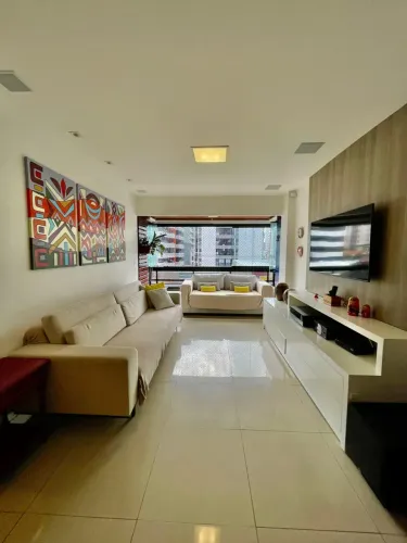 vendo Apto de 4 quartos sendo 2 suítes com 132 m² na Ponta Verde