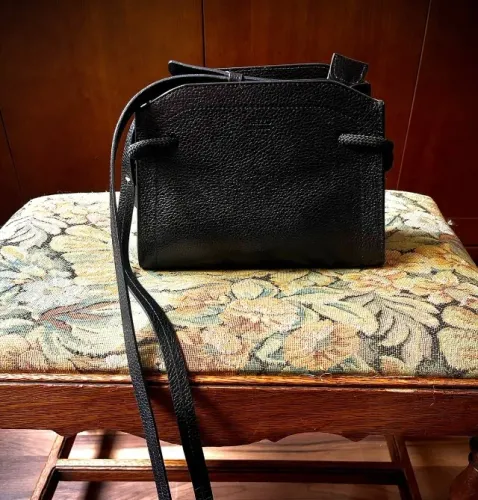 bolsa arezzo tiracolo preta