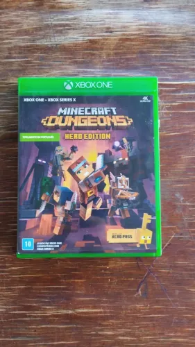 Minecraft Dungeons: Hero Edition em mídia física original para o Xbox One