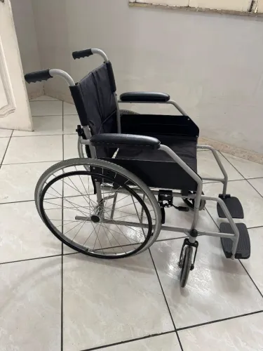 Cadeira de rodas desmontável