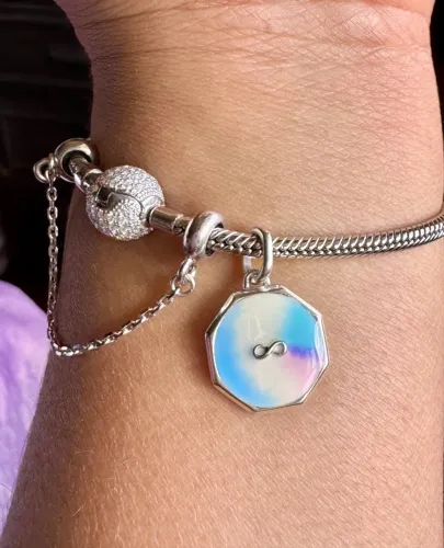 Charm Pandora Medalhão Infinito