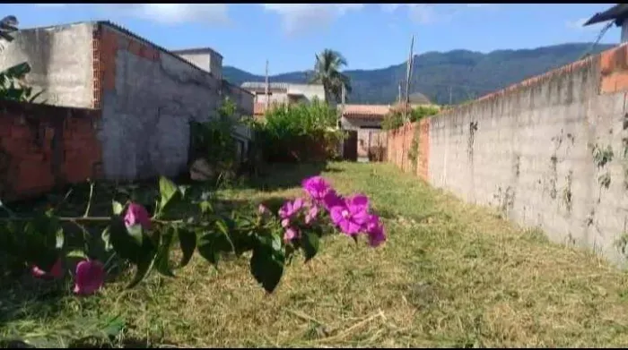 Terreno à Venda em Caraguatatuba no Bairro Perequê Mirim