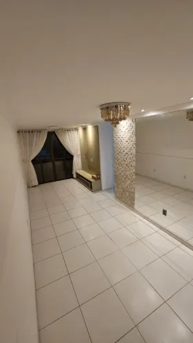 Alugo apartamento de dois quartos no Altiplano - Anual