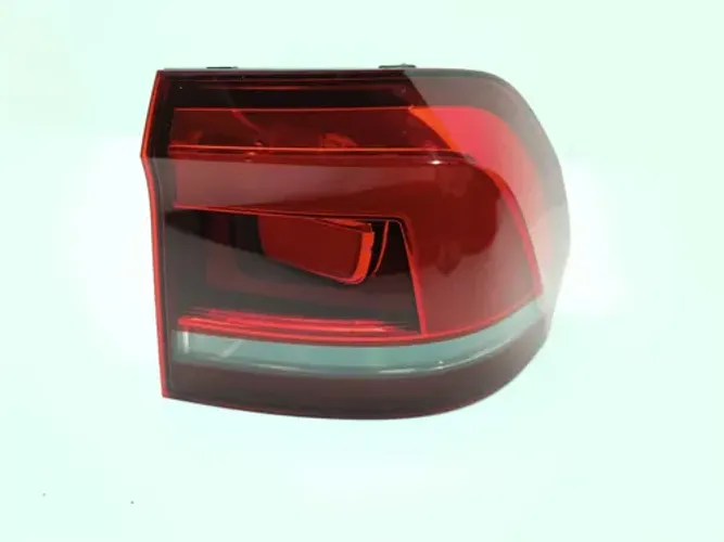 Lanterna Traseira Direita Fumê Volkswagen Fox 2019 (detalhe) Direito/passageiro Vermelho