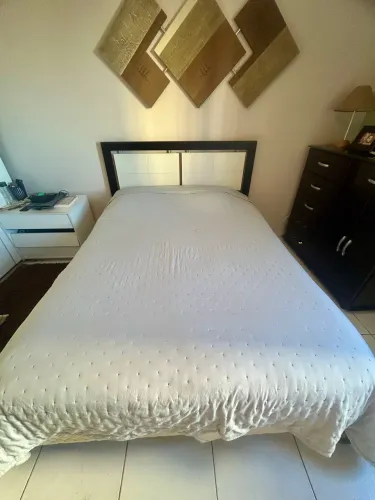 Cama Queen box com colchão Copel e cabeceira
