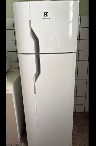 Geladeira seminova!