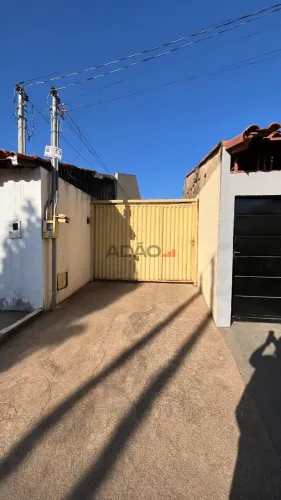 CASA DE RUA SETOR PEDRO MIRANDA - SENADOR CANEDO Casa de Rua com 3 Quarto(s) e 2 banheiro(