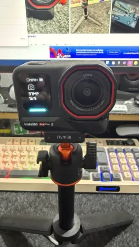 Câmera Insta360 Ace Pro 2 - Duas Baterias, Cage, Tripé e proteror de tela