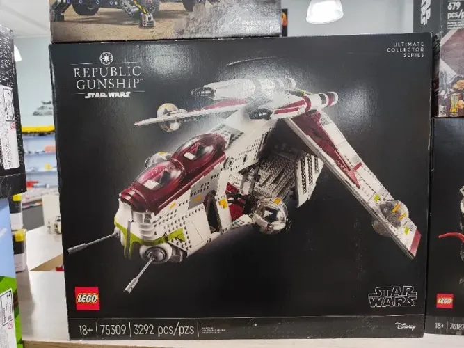 LEGO 75309 Star Wars Republic Gunship UCS Lacrado de Fabrica