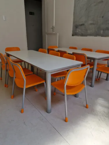 Mesas e Cadeiras da Metadil para Escolas
