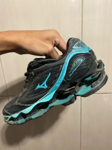 Tenis Mizuno usado