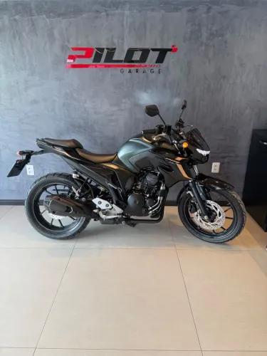 YAMAHA FZ25 ANO 2024