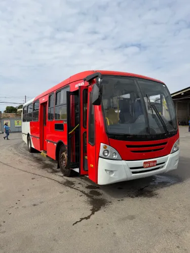 Micrao . Mercedes 1418 . Curto 