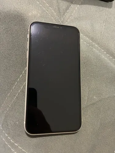 iPhone 11 64GB branco 