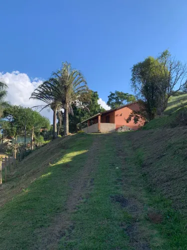 Sítio com casa 2200m2