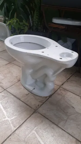 Vaso sanitário. Pia para banheiro.   30 cada.