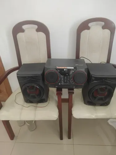 Mini System Lg Ck43 Xboom Bluetoth Usb Cd Mp3 Rádio 220w Rms