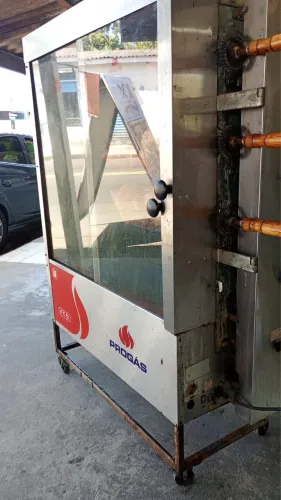 Máquina de assar frango