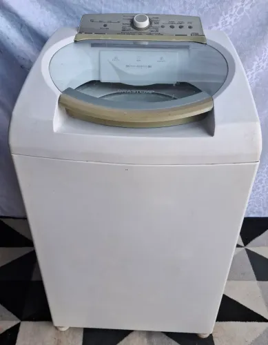 Vendo Brastemp ative 11quilos, em perfeita condição de uso bem conservada com garantia