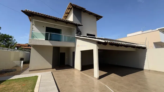 Casa à venda com 5 quartos, sendo 3 suítes, no Plano Diretor Sul de Palmas. REF: 122