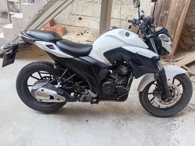 Fazer 250