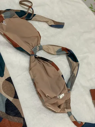 Biquíni com saída de praia