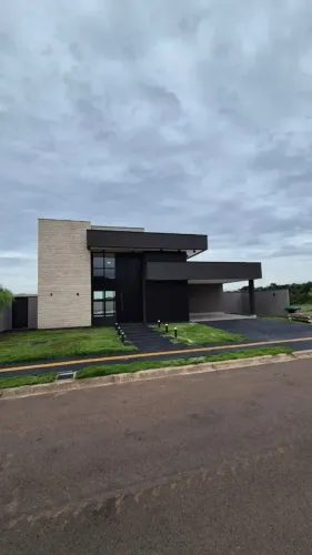 Plateau DOr Unique | Casa Térrea | 340m² | 4 Suítes | Piscina | Condomínio