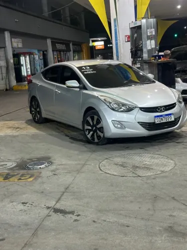 Hyundai Elantra GLS 1.8 16V Aut. 2013
