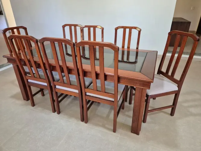 Mesa de jantar em promoção!