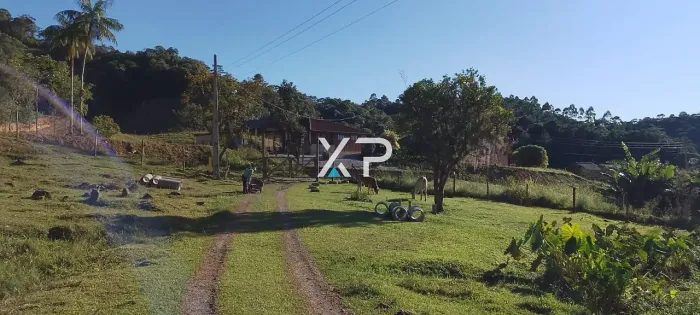 Sítio em Águas Mornas 2 hectares