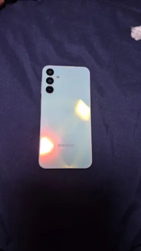 Samsung A15 4g 128gb,usado por 1 ano,detalhes apenas na película tela está lisa.