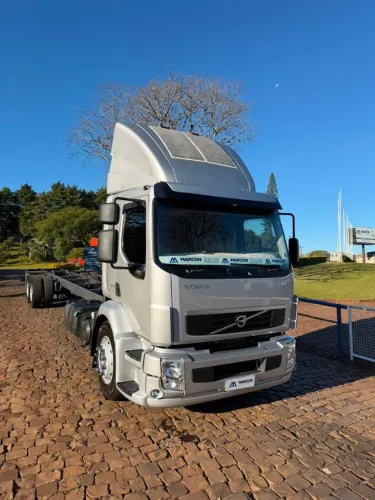 Volvo VM 270 6x2