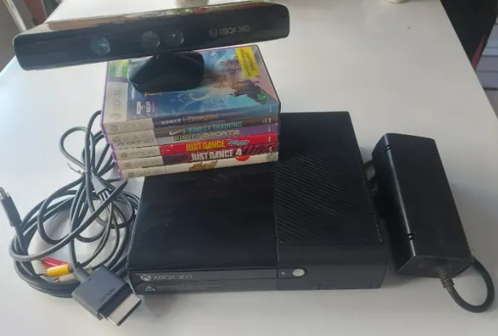 Xbox 360 super slim c/ cabos fonte Kinect jogos