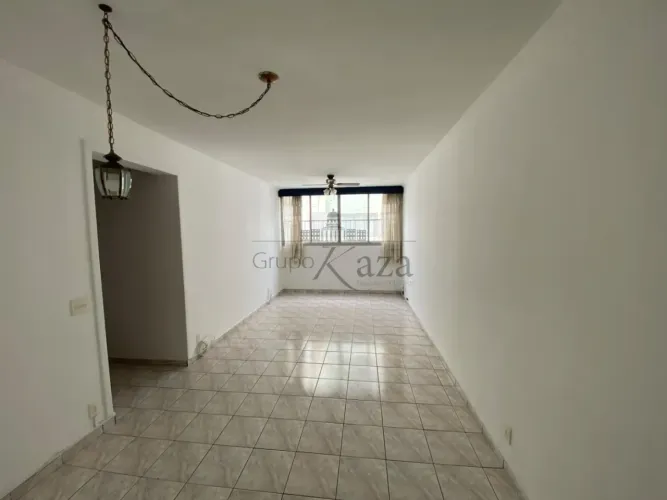 Oportunidade - Apartamento - Edifício Flamboyant - Jardim São Dimas - 3 Dormitórios - 84m²