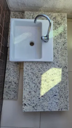 Bancada para banheiro em granito 
