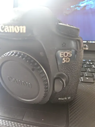 Camera Canon 5d mark iii (90 mil clicks)