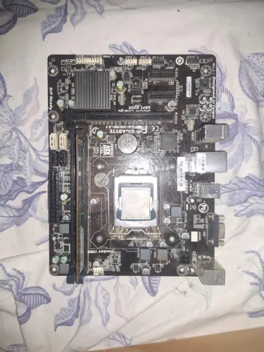 Placa mãe + Processador + 4gb de Ram ddrr3 (Funcionamento Desconhecido)